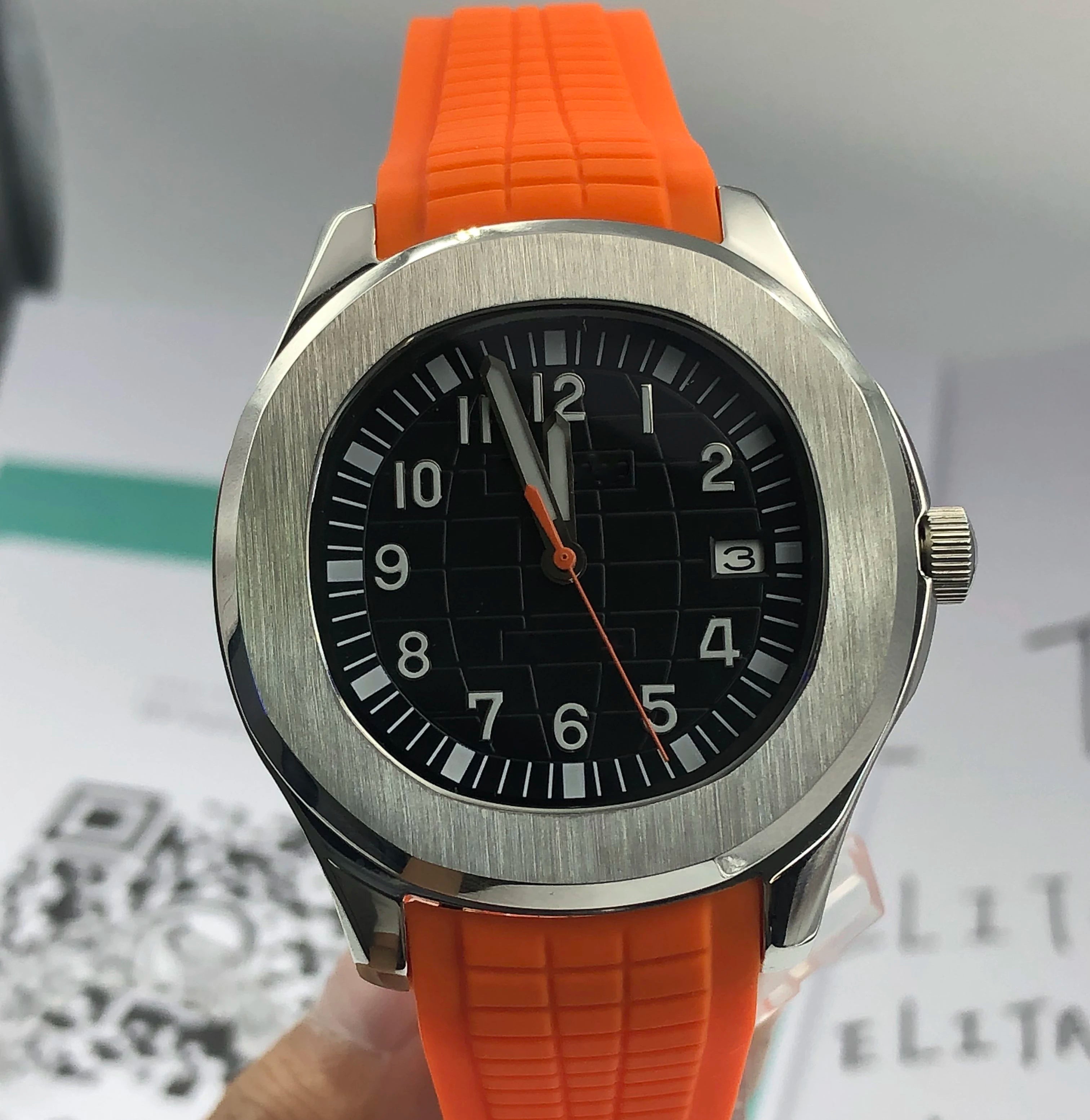 High-quality P-P Model 5711 ETA Automatic Cal. 240 Movement 9.9mm Ultra-thin Stainless Steel Case Sapphire Crystal 5BAR Water
