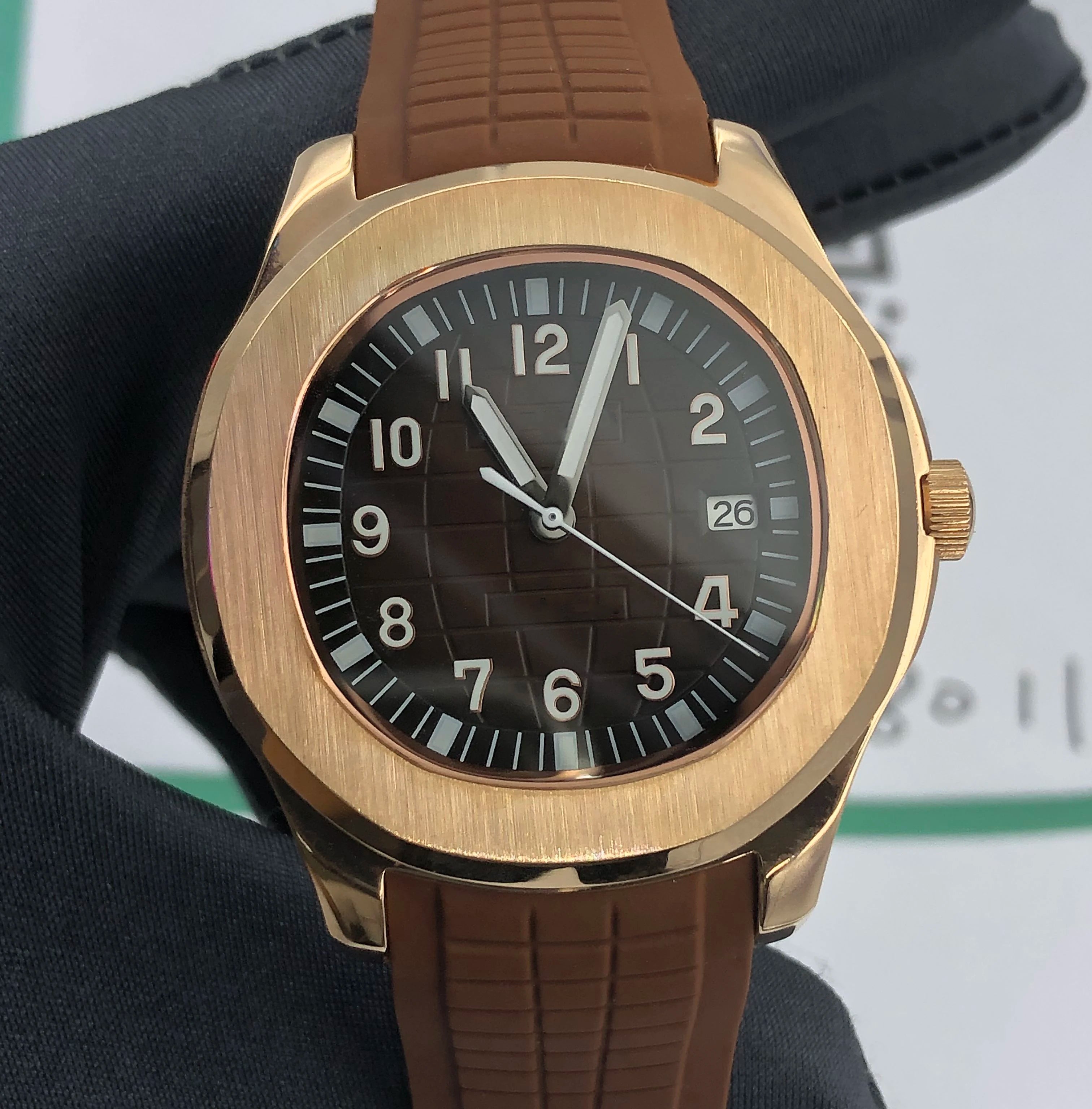 High-quality P-P Model 5711 ETA Automatic Cal. 240 Movement 9.9mm Ultra-thin Stainless Steel Case Sapphire Crystal 5BAR Water